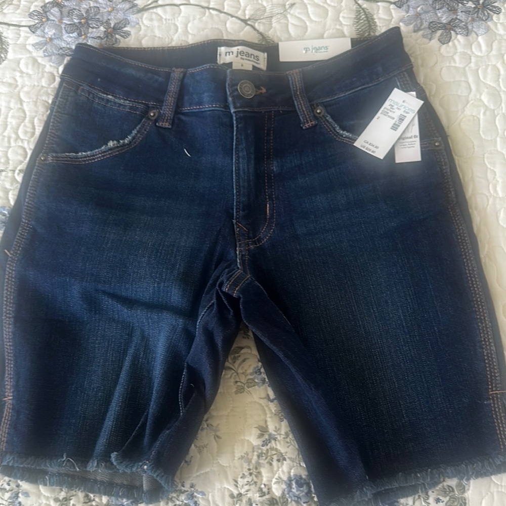 Women’s classic 8 inch Bermuda shorts